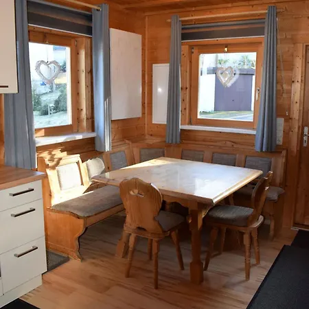 Gaestehaus Am Burgberg Apartmán *