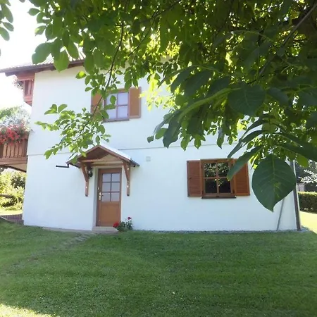 Gaestehaus Am Burgberg Apartamento Lichtenberg (Bavaria)
