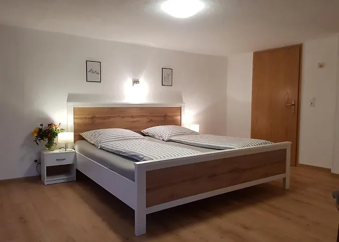 Gaestehaus Am Burgberg Apartament Lichtenberg (Bavaria)